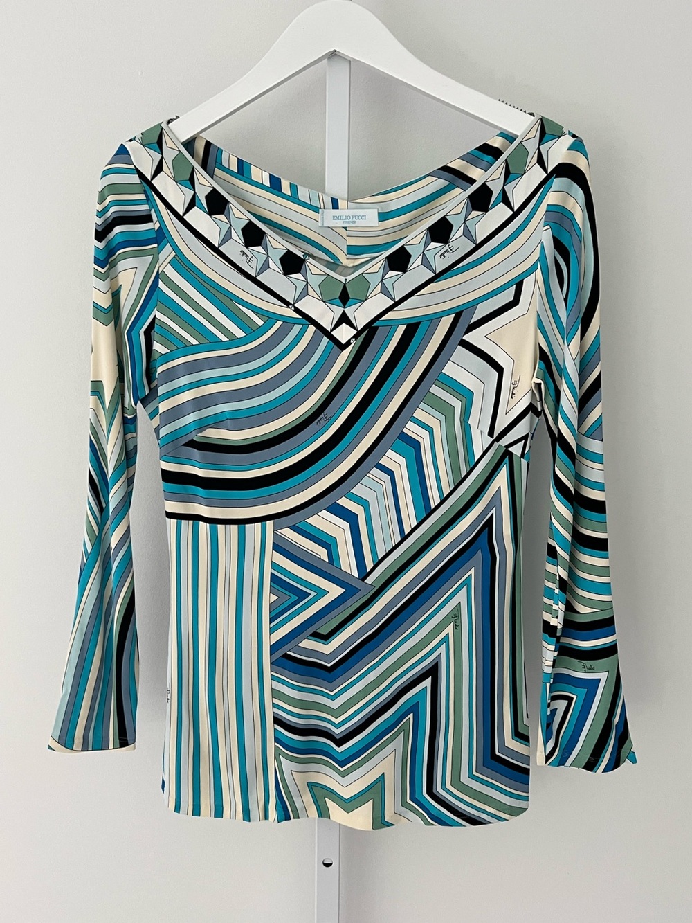 EMILIO PUCCI BLUE MULTI STAR PRINT TOP MODEL 82RN61 SIZE IT 44 / US 10